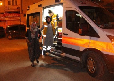 Elazığ'da Ev Yangını Açıklaması 4 Kişi Hastaneye Kaldırıldı