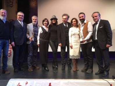 Frankfurt Türk Tiyatro Festivaline Ödül Yağdı