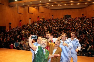 'Pijamalı Adamlar' Manavgat'ı Kahkahaya Boğdu