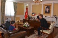 KARNE HEDİYESİ - Şehit Yakınından Vali Azizoğlu'na Teşekkür Ziyareti