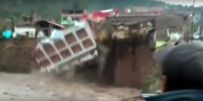 Sel Suları Araçları Sürükledi, Binaları Yıktı