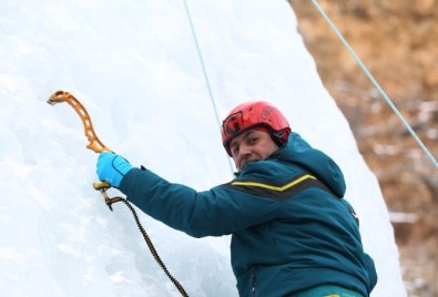 Vali Azizoğlu, 'Buza Tırmanmak Heyecan Vericiydi'