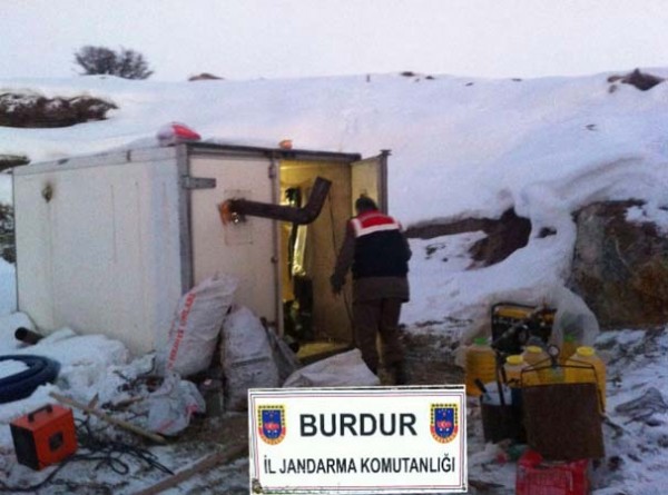 Jandarmadan kaçak kazıya suçüstü