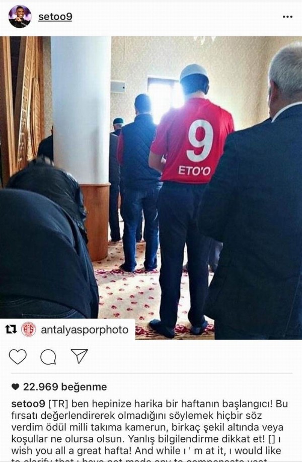 Eto'o'dan namazlı paylaşım