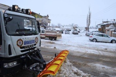Bünyan'da Karla Mücadele Çalışmaları Aralıksız Sürüyor