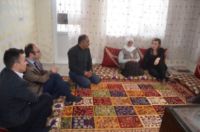 Kaymakamı Uçar'dan Şehit Araz'ın Ailesine Ziyaret