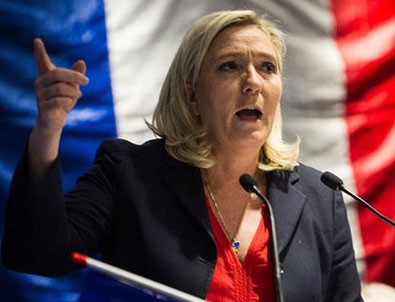 Le Pen'e 296 bin avronun iadesi için AP'den gece yarısına kadar mühlet