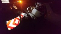 YENIKENT - Otomobil Bariyerlere Vurdu Açıklaması 1 Yaralı