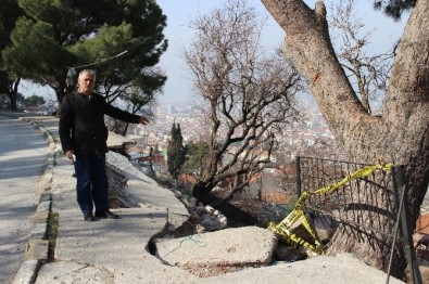 Bir Yanda Kaya Bir Yanda Şarampol Tehlikesi