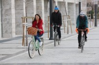 MİKRODALGA FIRIN - Nilüfer Belediyesi'nde İşe Bisikletle Gidip Gelen Personele VIP Hizmet...