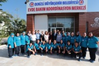 EV TEMİZLİĞİ - Denizli Büyükşehir'in Evde Bakım Hizmetleri Devam Ediyor