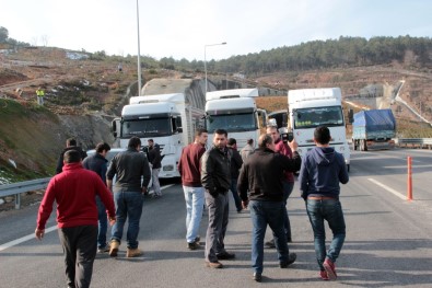 Kamyoncular 3. Köprü'de Eylem Yaptı