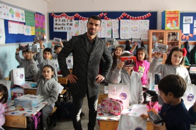 Kenan Sofuoğlu Konya'da Öğrencilerle Bir Araya Geldi