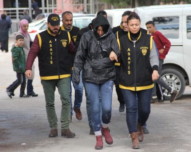 'Polisiz' Diye Kandırıp 3 Vatandaşı 170 Bin TL Dolandırdılar