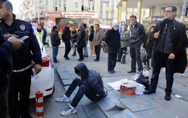 Bisikletini çalan hırsızı yerin dibine soktu