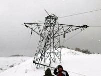 ELEKTRİK DİREĞİ - Kar Elektrik Direğini Kırdı