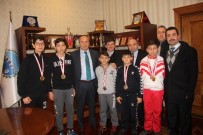 MEHMET CAN - Şampiyon Kick-Boksçular, Başkan Arslan'ı Ziyaret Etti