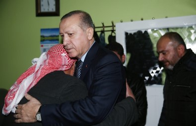 Cumhurbaşkanı Erdoğan'dan Şehit Polisin Ailesine Ziyaret