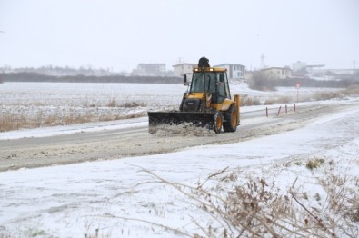 Edirne'de Kar Nedeniyle 63 Köy Yolu Ulaşıma Kapandı