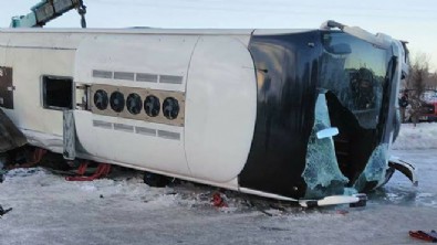 Konya'da öğrenci servisi devrildi: 2 ölü, 41 yaralı