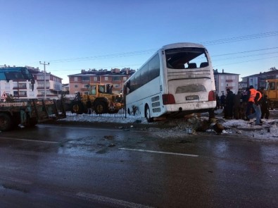 Konya'da öğrencileri taşıyan otobüs devrildi