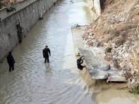 DALGIÇ POLİS - Selde Kaybolan 4 Yaşındaki Miray Doğum Günü İçin Elbise İstemiş