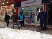 İŞ MAKİNASI - Biga Belediyesi Ekiplerinin Karla Mücadelesi Sürüyor