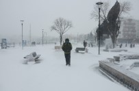 ÇANAKKALE BOĞAZı - Çanakkale'de Kar Hayatı Olumsuz Etkiliyor
