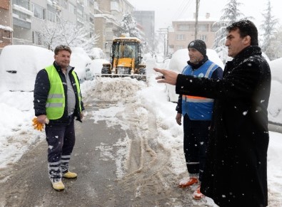 Osmangazi'de 480 Kişilik Ekip Karla Mücadele Ediyor