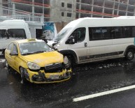 TAKSİ ŞOFÖRÜ - Karda Kalan Taksi Şoföründen İlginç Yöntem