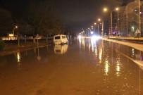 Yağış Nedeniyle Aydın-İzmir Karayolu Trafiğe Kapandı