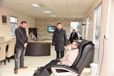 Başkan Doğan'dan Emekli Evlerine Ziyaret