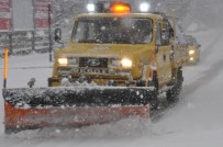 KAR KÜREME ARACI - Kdz. Ereğli Belediyesi 31 Mahallede Karla Mücadele Ediyor
