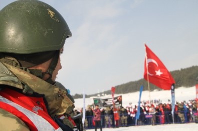 Sarıkamış Şehitleri, 'Türkiye Şehitleri İle Yürüyor' Sloganıyla Düzenlenen Yürüyüşle Anıldı