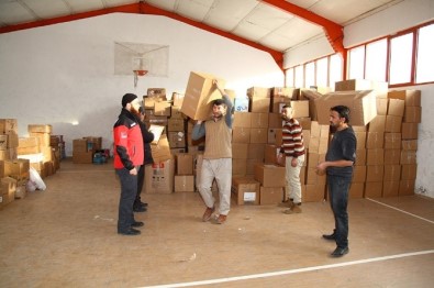 Yardım İçin Toplanan TIR'lar Yola Çıktı