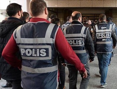 Adana'da 35 polis FETÖ'den gözaltına alındı