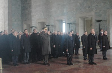 Bakan Çavuşoğlu Ve Büyükelçiler Antıkabir'de