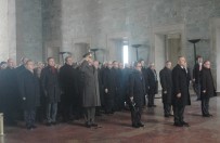 BÜYÜKELÇİLER KONFERANSI - Bakan Çavuşoğlu Ve Büyükelçiler Antıkabir'de
