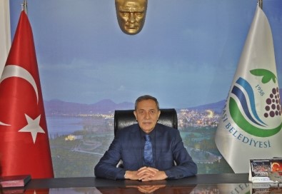 Başkan Özdemir Gazeteciler Gününü Kutladı