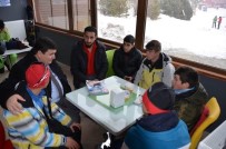 DAĞ KAYAĞI ŞAMPİYONASI - Ergan Dağı Kayak Merkezi Kayakseverlerin Akınına Uğruyor