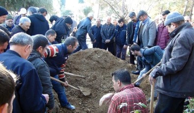 Kartal Adliyesi'nde İntihar Eden Polis Memuru Toprağa Verildi