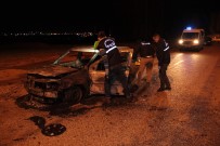 Taksiciyi dövüp aracını yaktılar