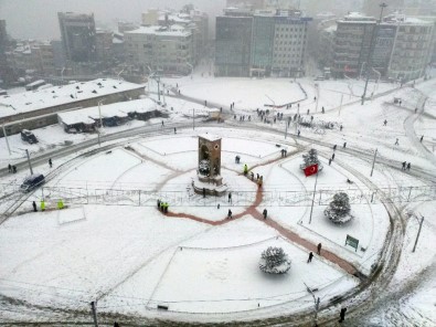 Taksim Meydanı'nda Seyrine Doyumsuz Manzara