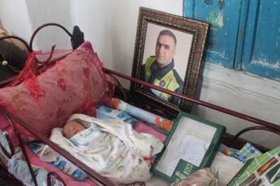 Üç Günlük Bebeğe Şehit Polis 'Fethi Sekin'İn Adı Verildi