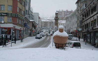 Yozgat Ve Sivas'ta Kara Kış Hayatı Olumsuz Etkiliyor