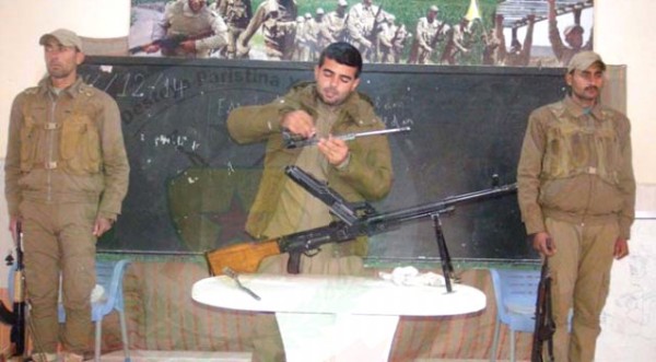 ABD'li askerlerin YPG'li teröristleri eğittiği görüntüler