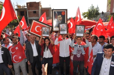 Diyarbakır'da 'Teröre Lanet' yürüyüşü düzenlendi