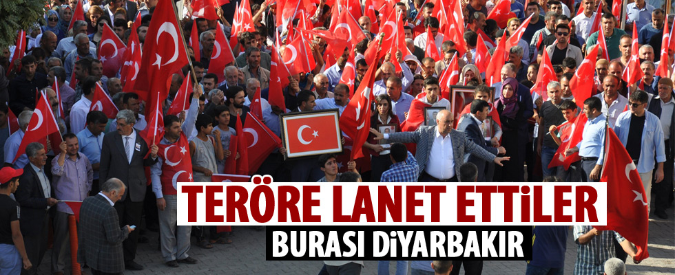 Diyarbakır'da 'Teröre Lanet' yürüyüşü düzenlendi