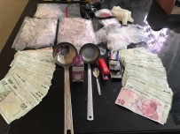 İzmir'de Uyuşturucu Operasyonu Açıklaması 5 Tutuklama