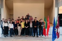 'Kötülüklere Değil Bize Sarıl' İtalya'da